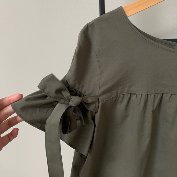 Tops - Olive green blouse